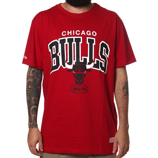 Camiseta Mitchell & Ness Team Arch Bulls Vermelho