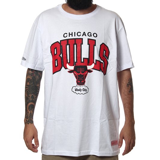 Camiseta Mitchell & Ness Team Arch Bulls Branco
