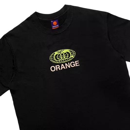 Camiseta Orange Core World Preto