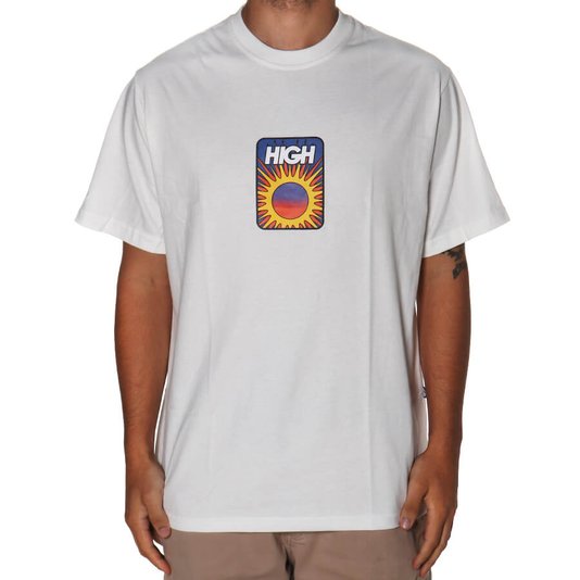Camiseta High Company Magical Creme