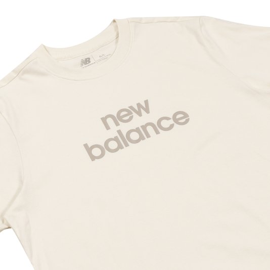 Camiseta New Balance Graphic Brand Creme