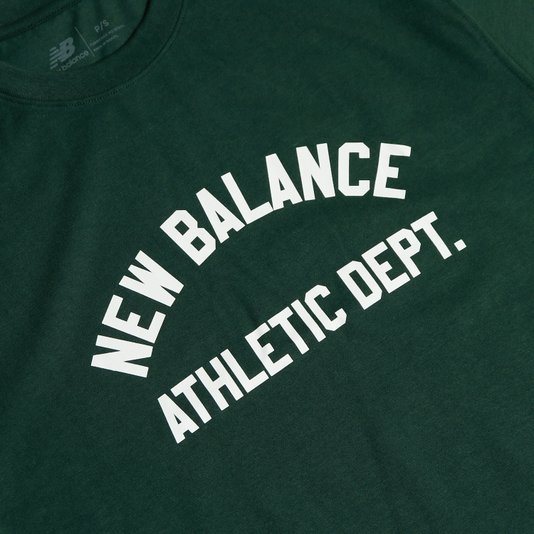 Camiseta New Balance Greatest Hits Ringer Verde Folha