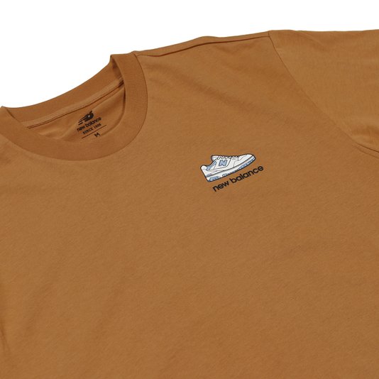 Camiseta New Balance Qt 550 Embroidered Caramelo