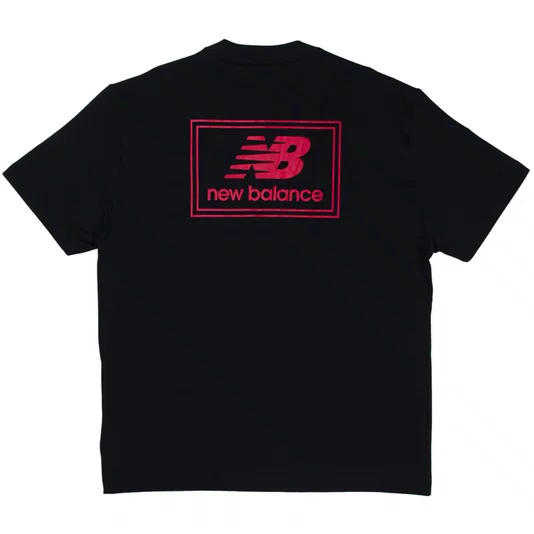 Camiseta New Balance Woven Label Preto
