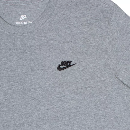 Camiseta Nike Mc Nsw Club Cinza