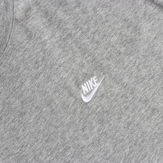 Camiseta Nike Sb Tee Club Cinza Mescla