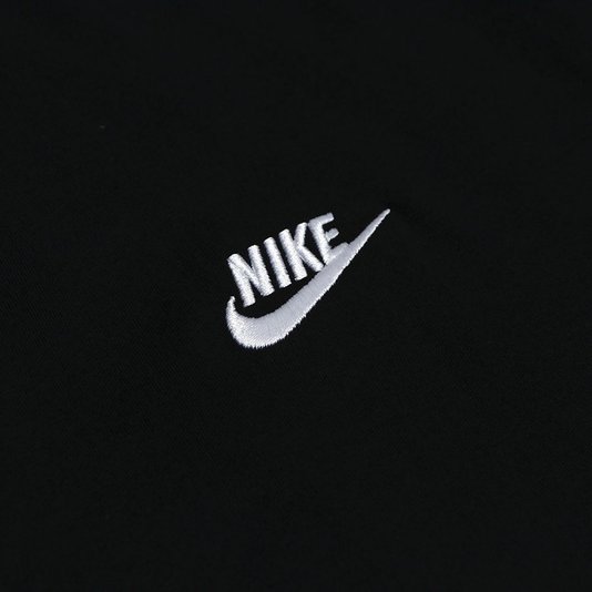 Camiseta Nike Sportswear Club Preto