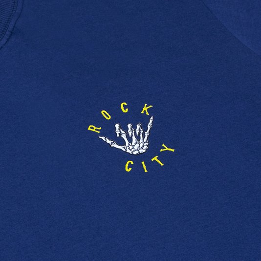 Camiseta Rock City X Nanda Bond Summer Times Azul Marinho