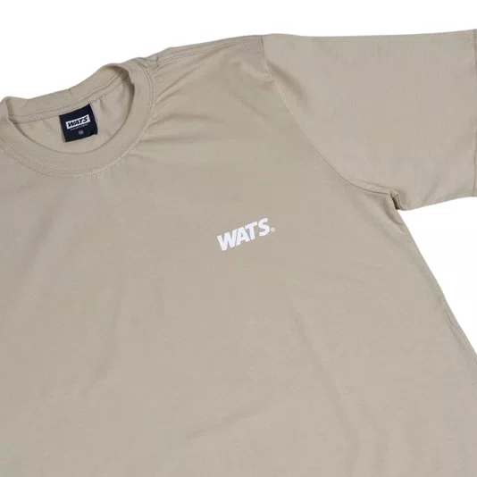 Camiseta Wats Logo Boton Bege