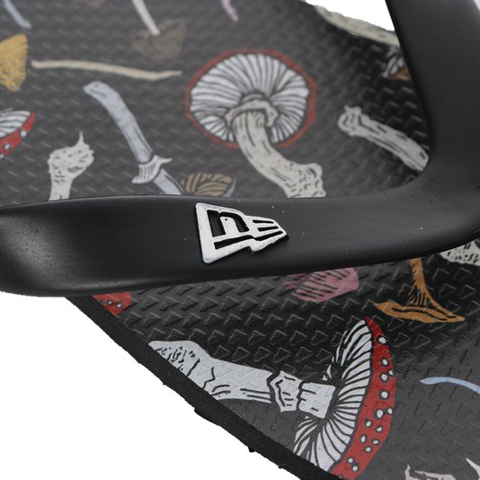 Chinelo New Era Cogumelos Preto