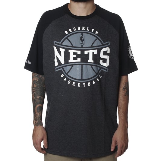 Camiseta Mitchell & Ness Raglan Ball In Play Brooklyn Preto Mescla/Preto