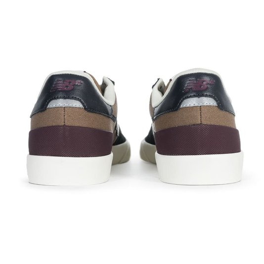 Tênis New Balance Nb Numeric 272 Preto/Marrom/Off White