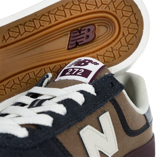 Tênis New Balance Nb Numeric 272 Preto/Marrom/Off White