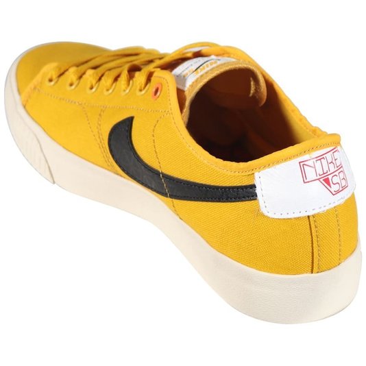 Tênis Nike Sb Blazer Court Dvdl Amarelo/Preto/Branco