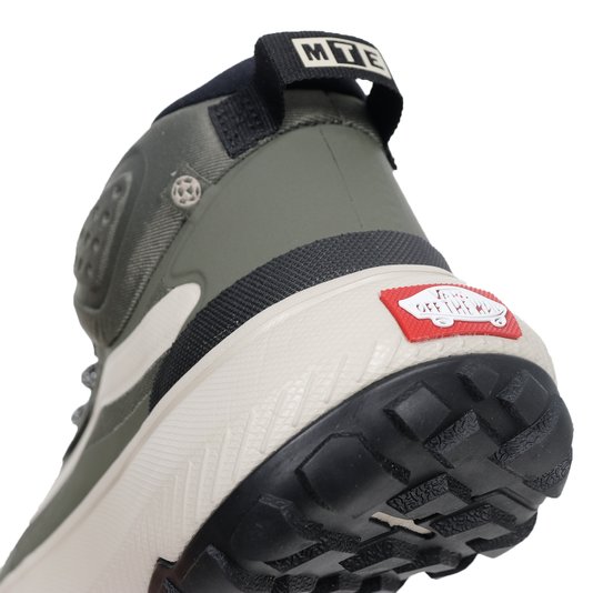 Tenis Vans Mte Crosspath Mid Verde Oliva