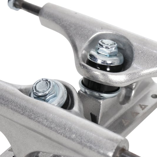 Truck Fam Street Low Prata